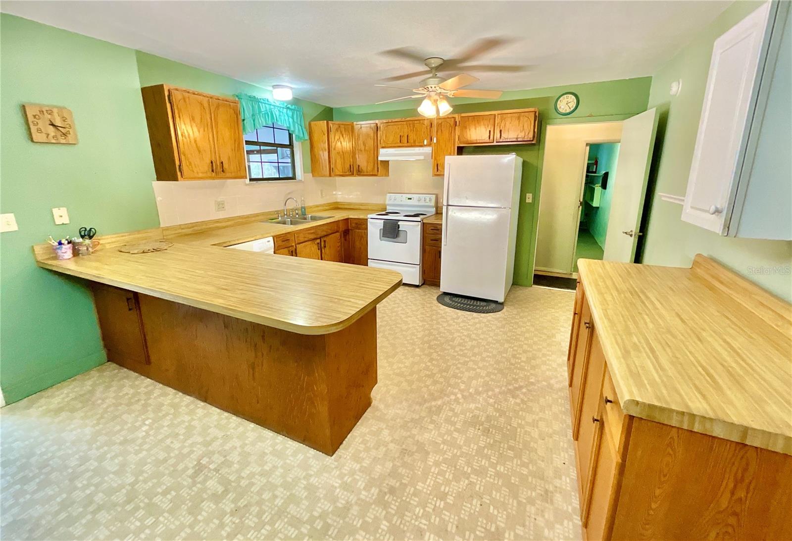 Image 21 of 51 For 2569 50th Street