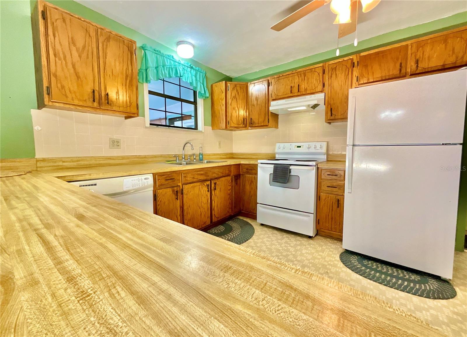 Image 22 of 51 For 2569 50th Street