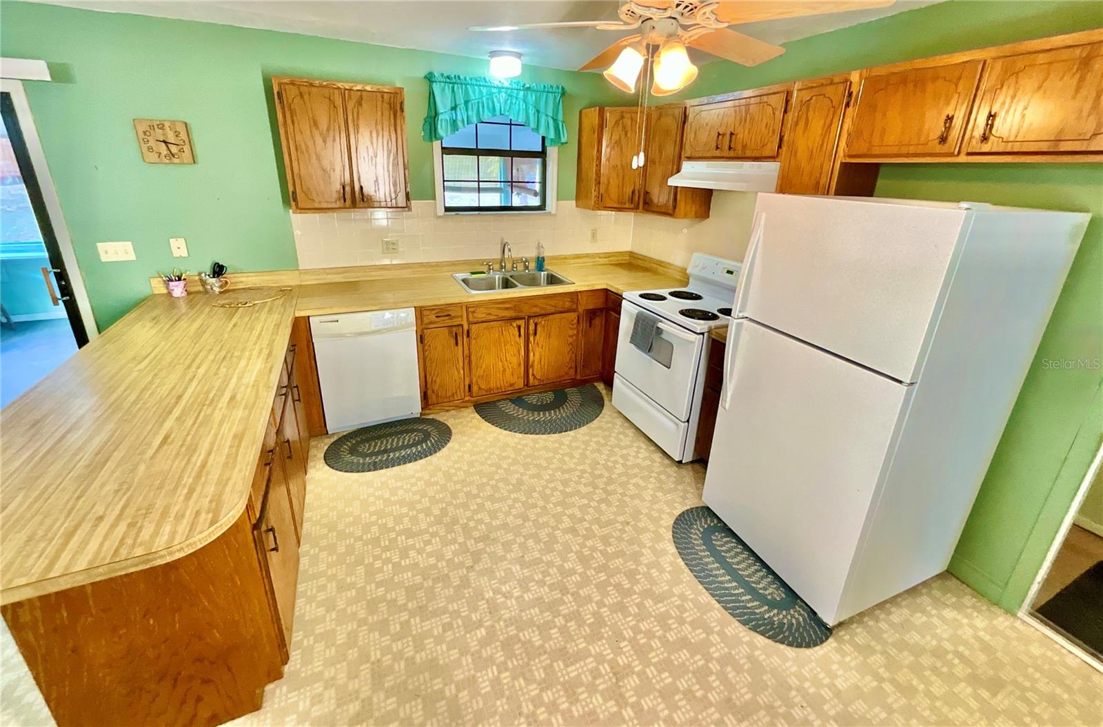 Image 23 of 51 For 2569 50th Street