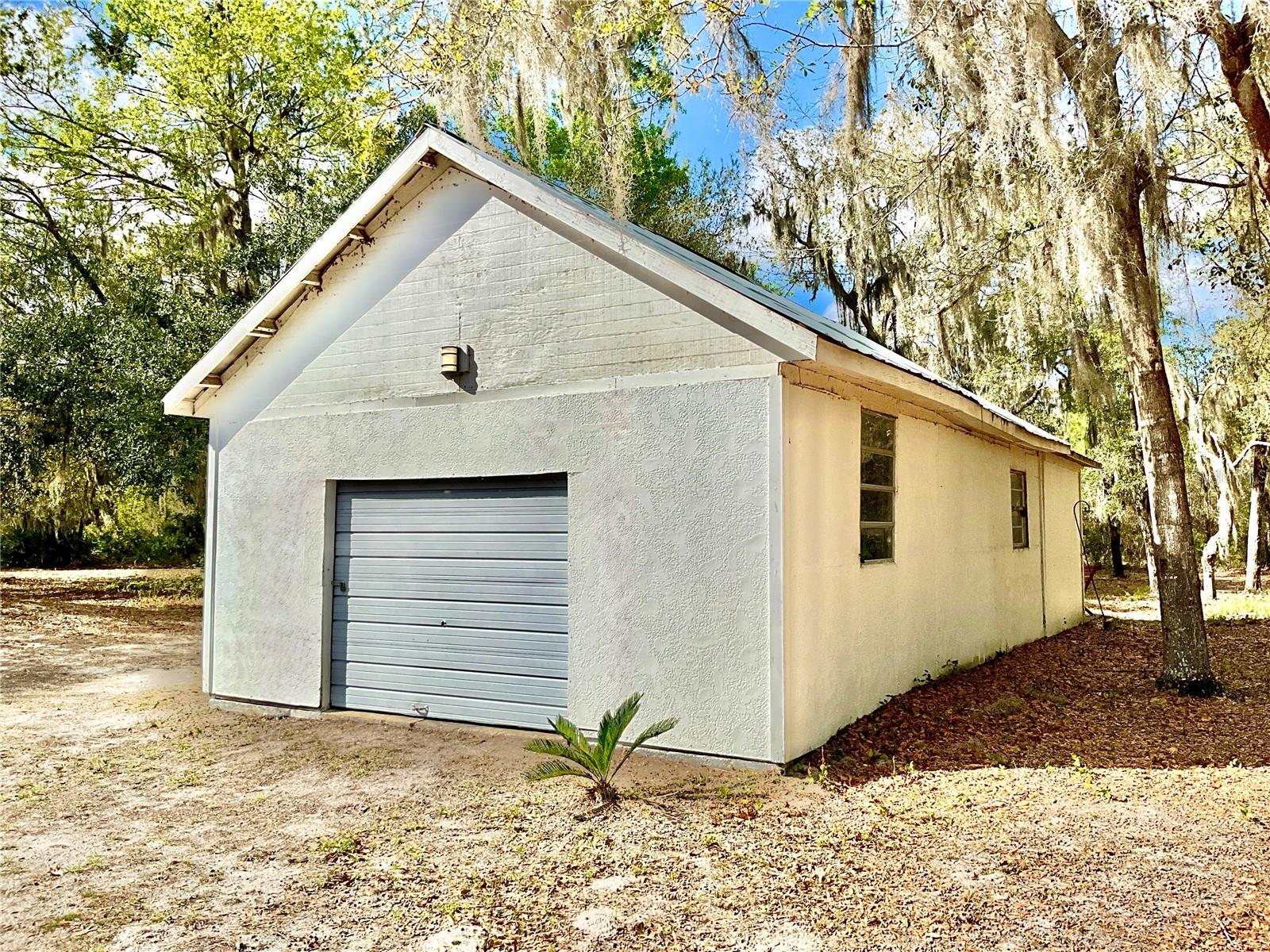 Image 38 of 51 For 2569 50th Street