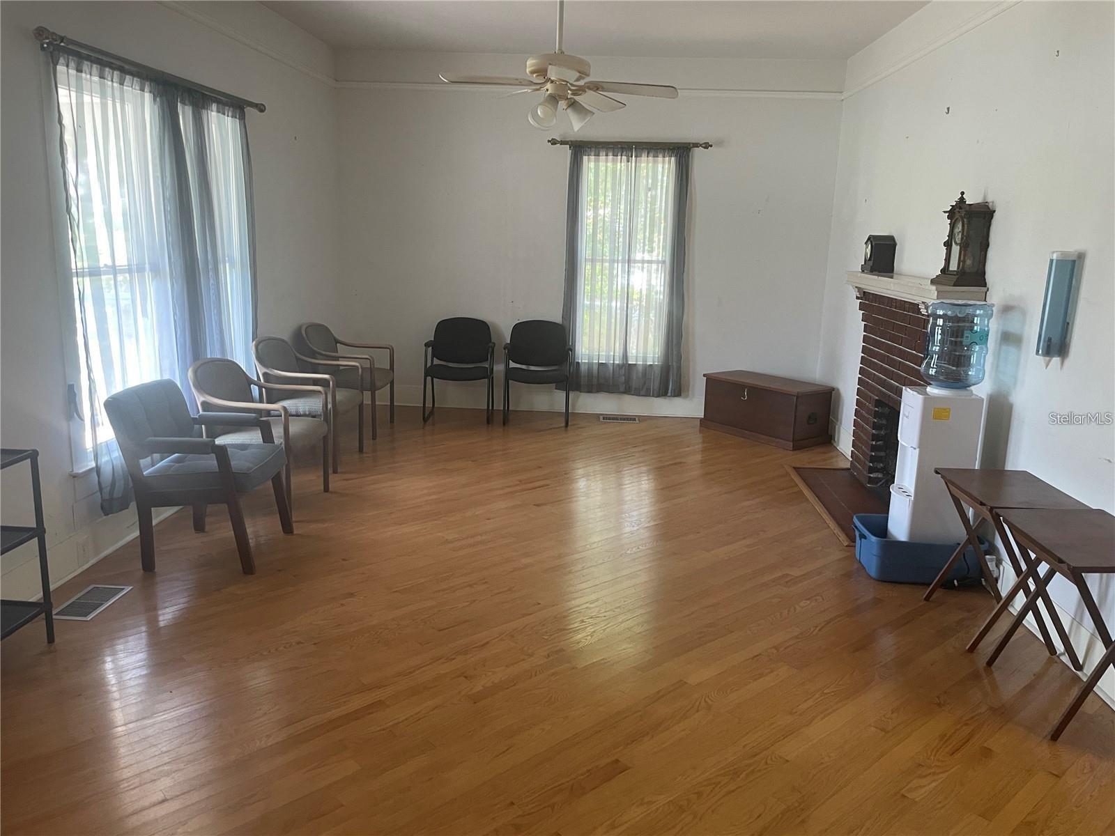 Image 8 of 16 For 14819 140 Street