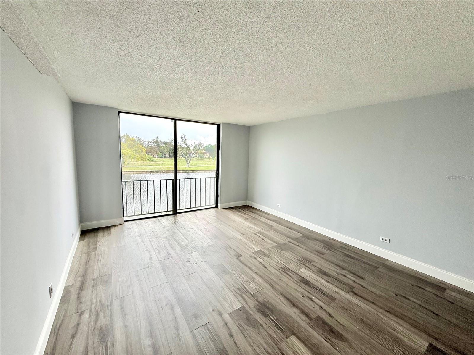 Image 3 of 20 For 3760 Inverrary Drive 2m