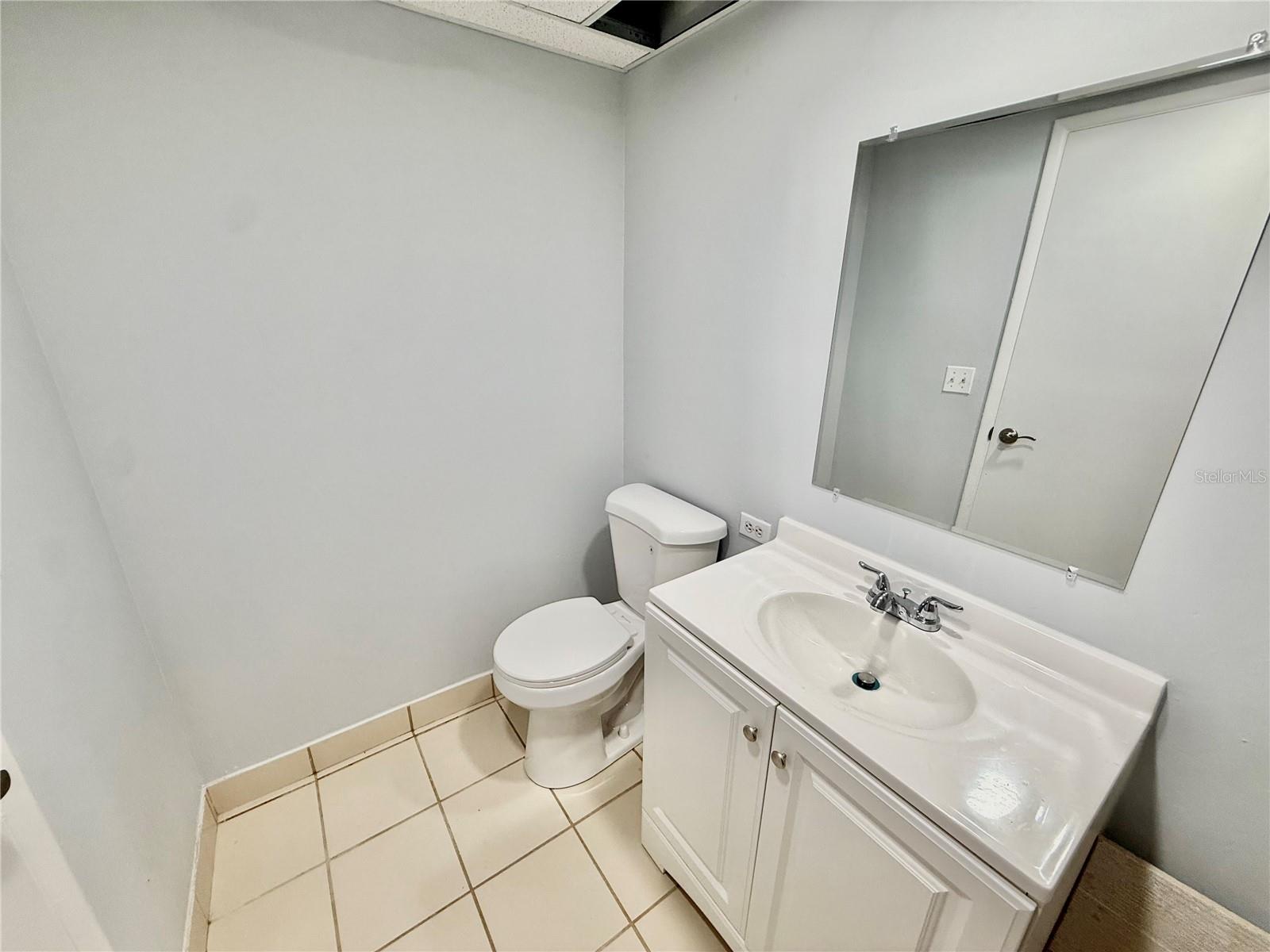 Image 4 of 20 For 3760 Inverrary Drive 2m