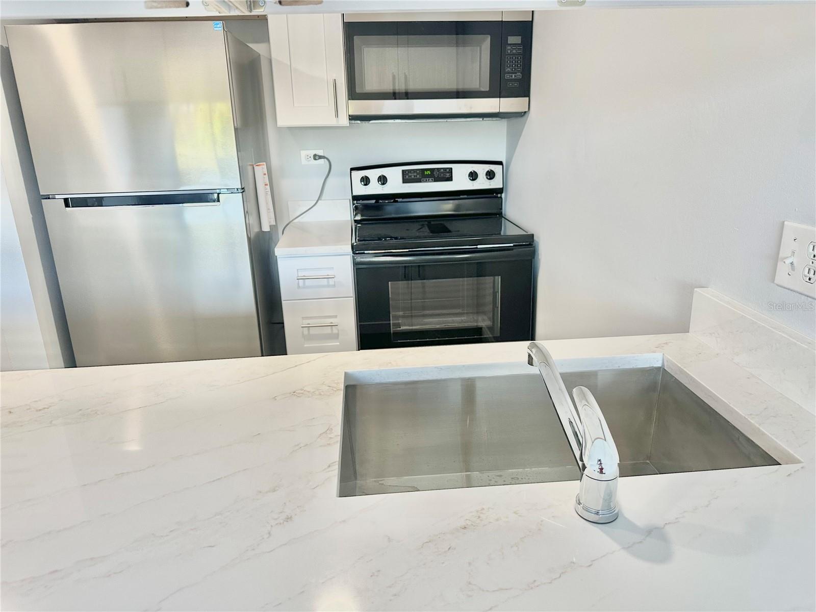 Image 7 of 20 For 3760 Inverrary Drive 2m