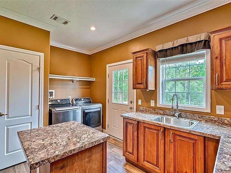 Image 11 of 13 For 10531 93rd Lane