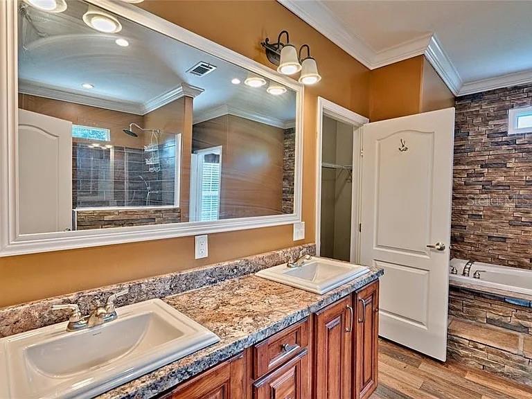 Image 7 of 13 For 10531 93rd Lane