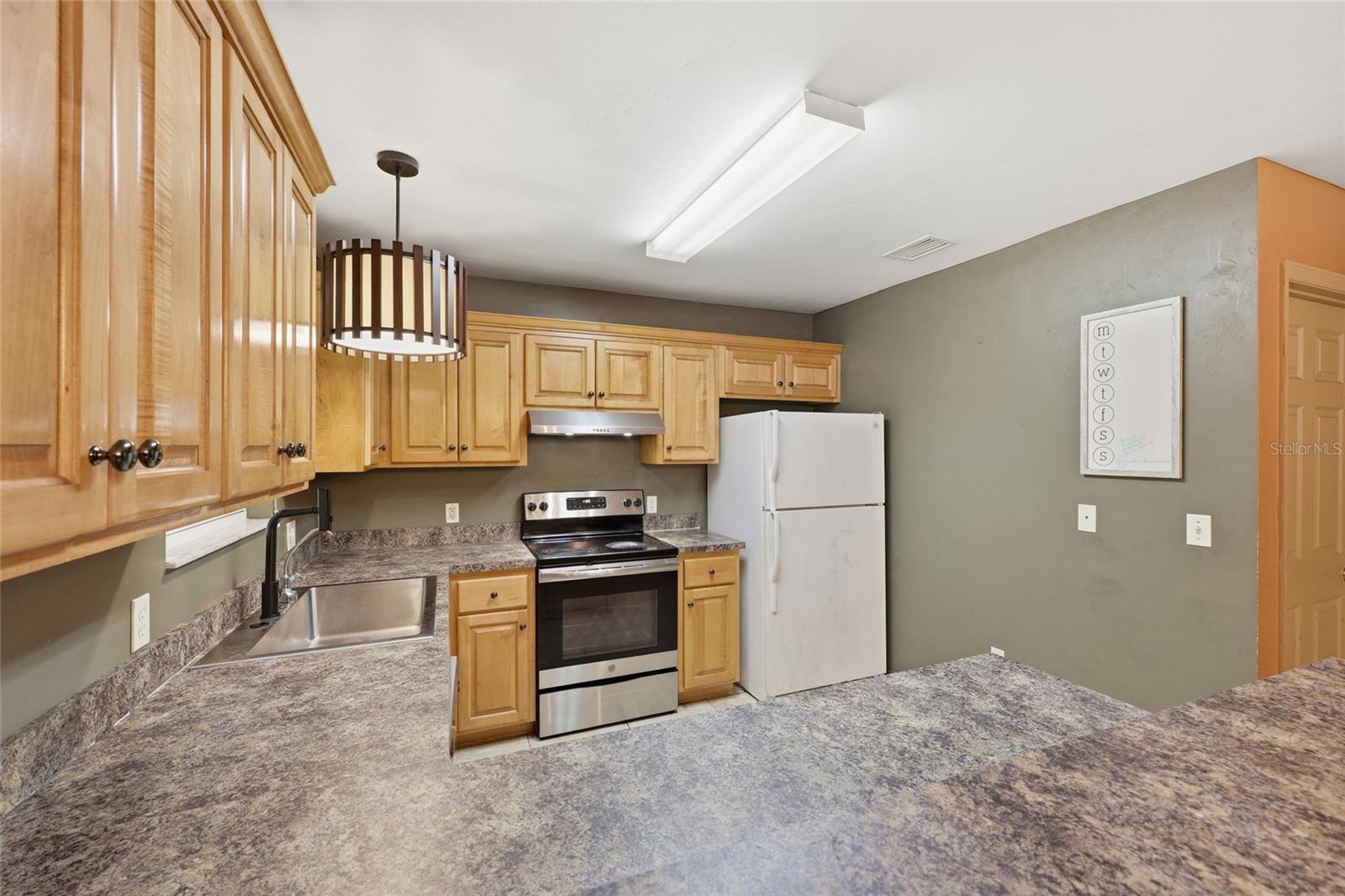 Image 11 of 31 For 347 Ashley Street