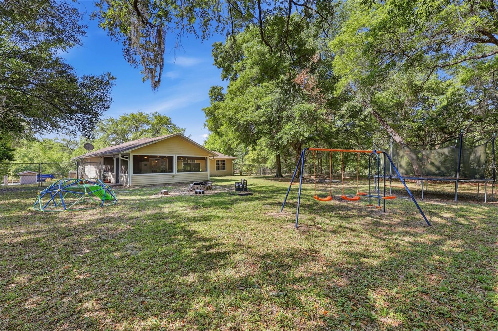 Image 24 of 31 For 347 Ashley Street