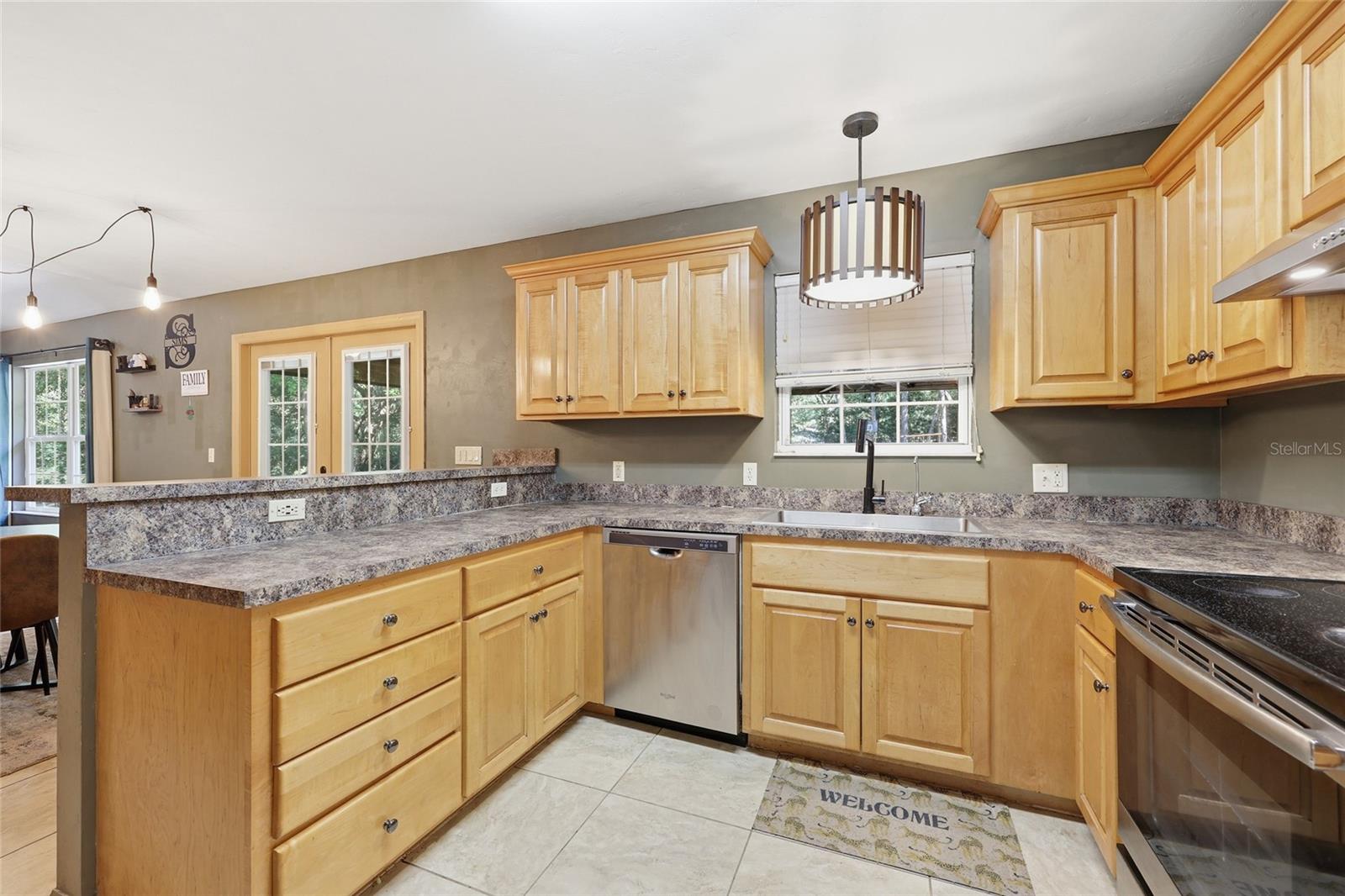 Image 9 of 31 For 347 Ashley Street