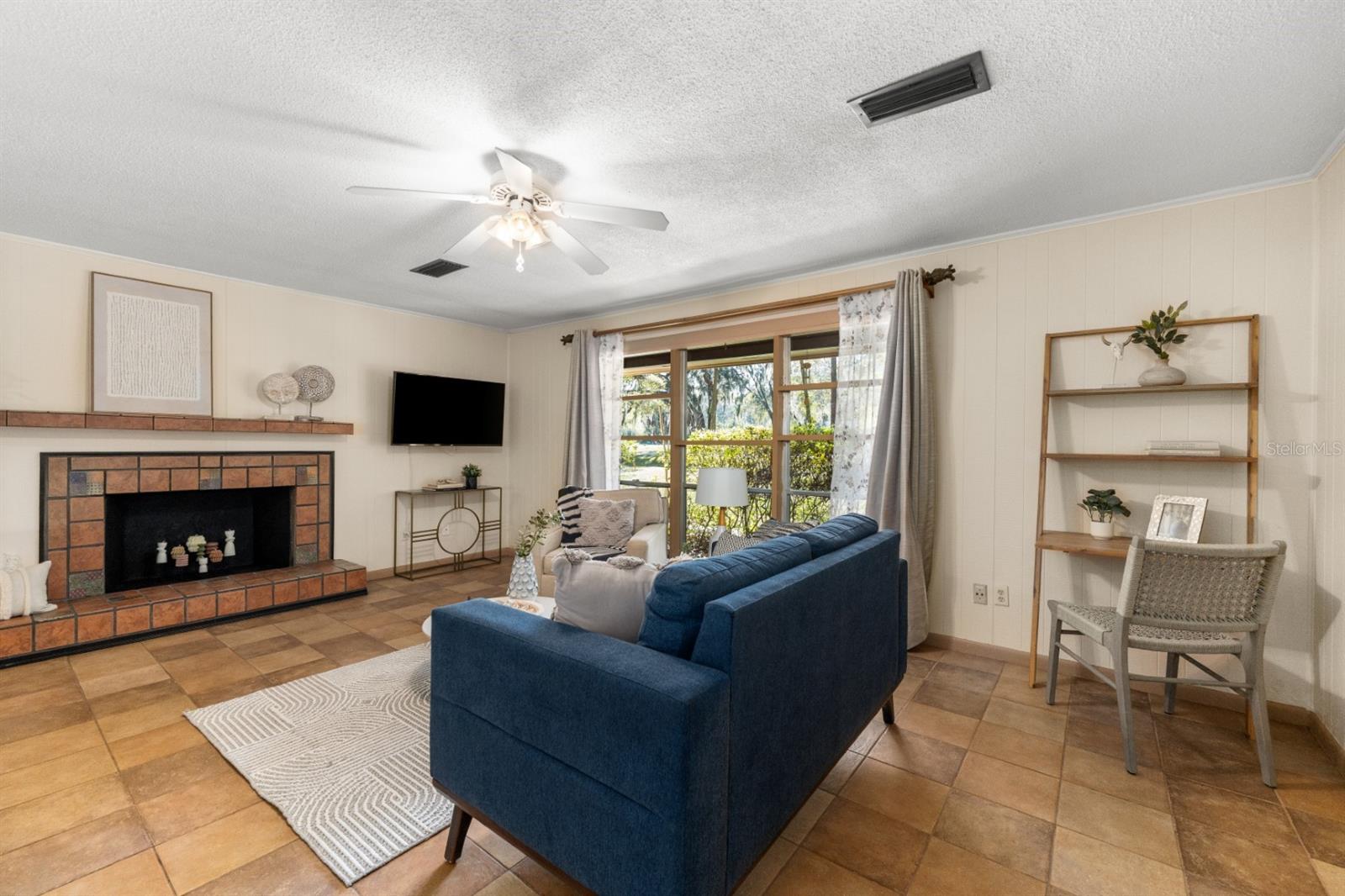 Image 5 of 48 For 8118 1st Place