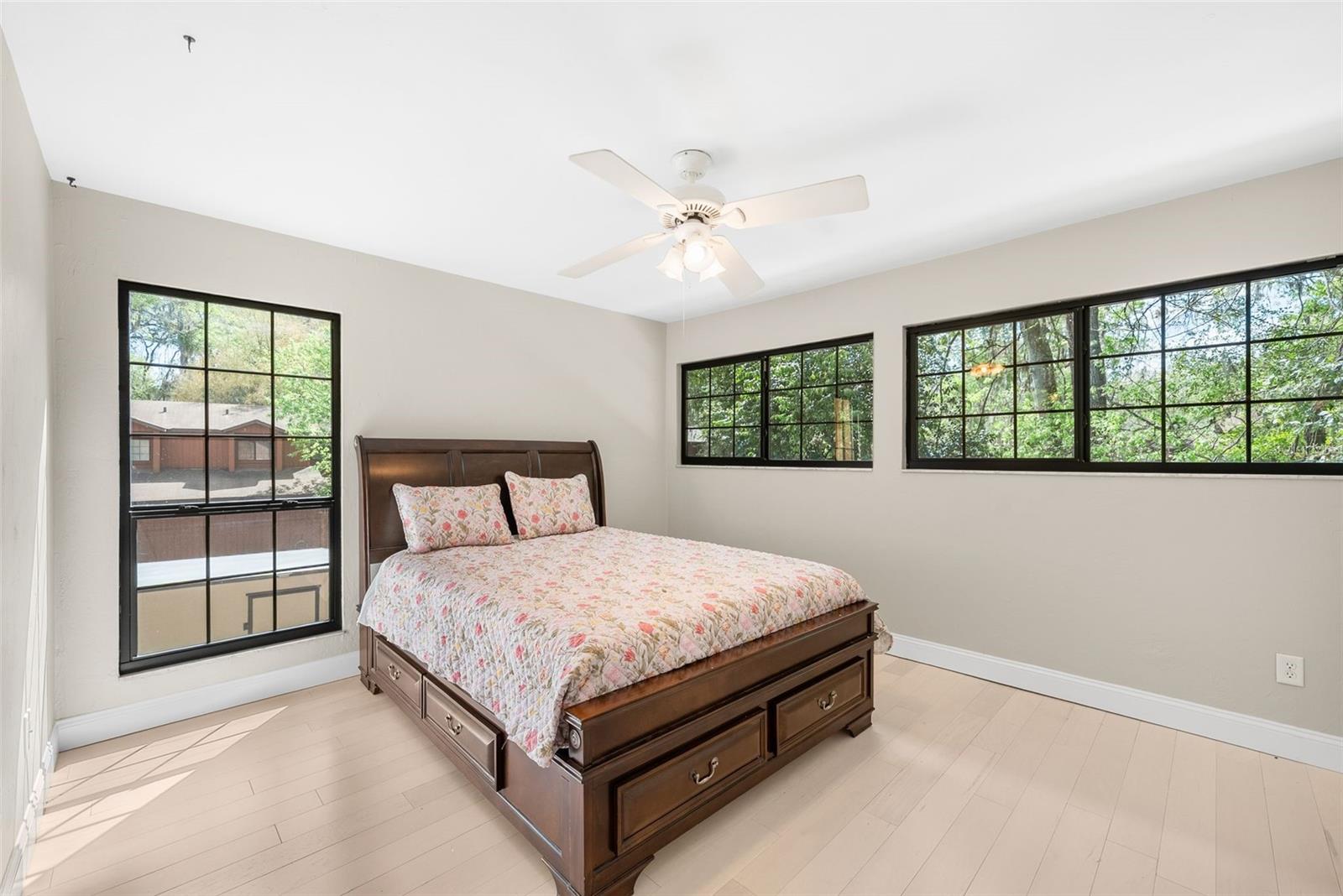 Image 14 of 29 For 900 62nd Boulevard H43