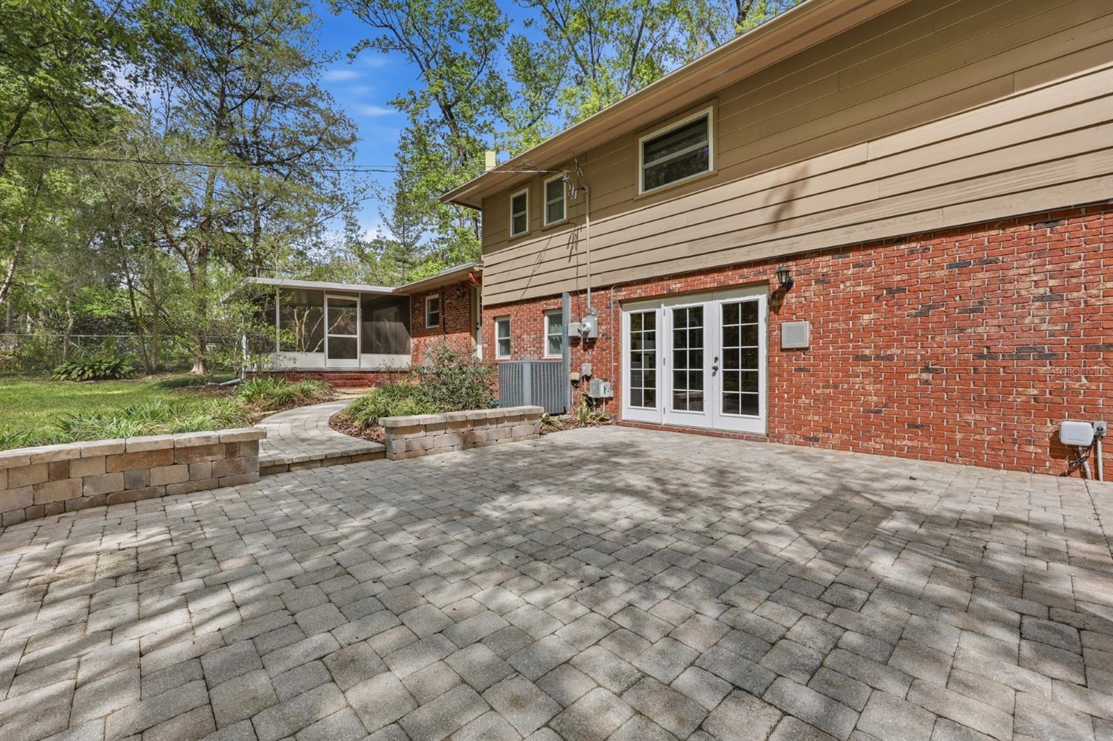 Image 27 of 42 For 9235 11th Place