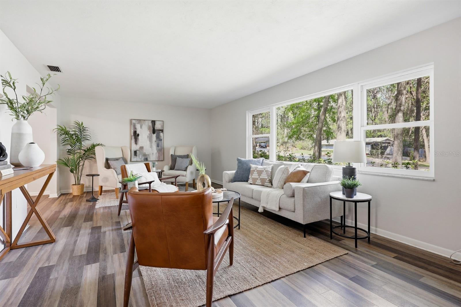 Image 4 of 42 For 9235 11th Place