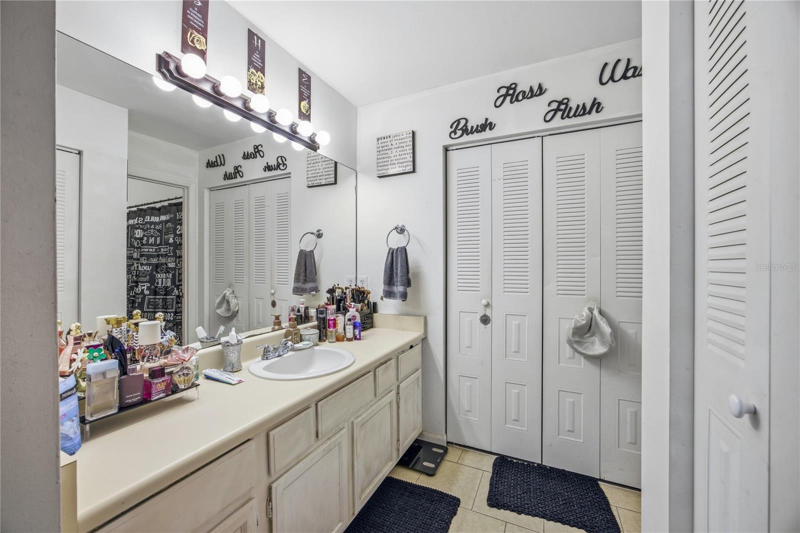 Image 18 of 25 For 7212 18th Place