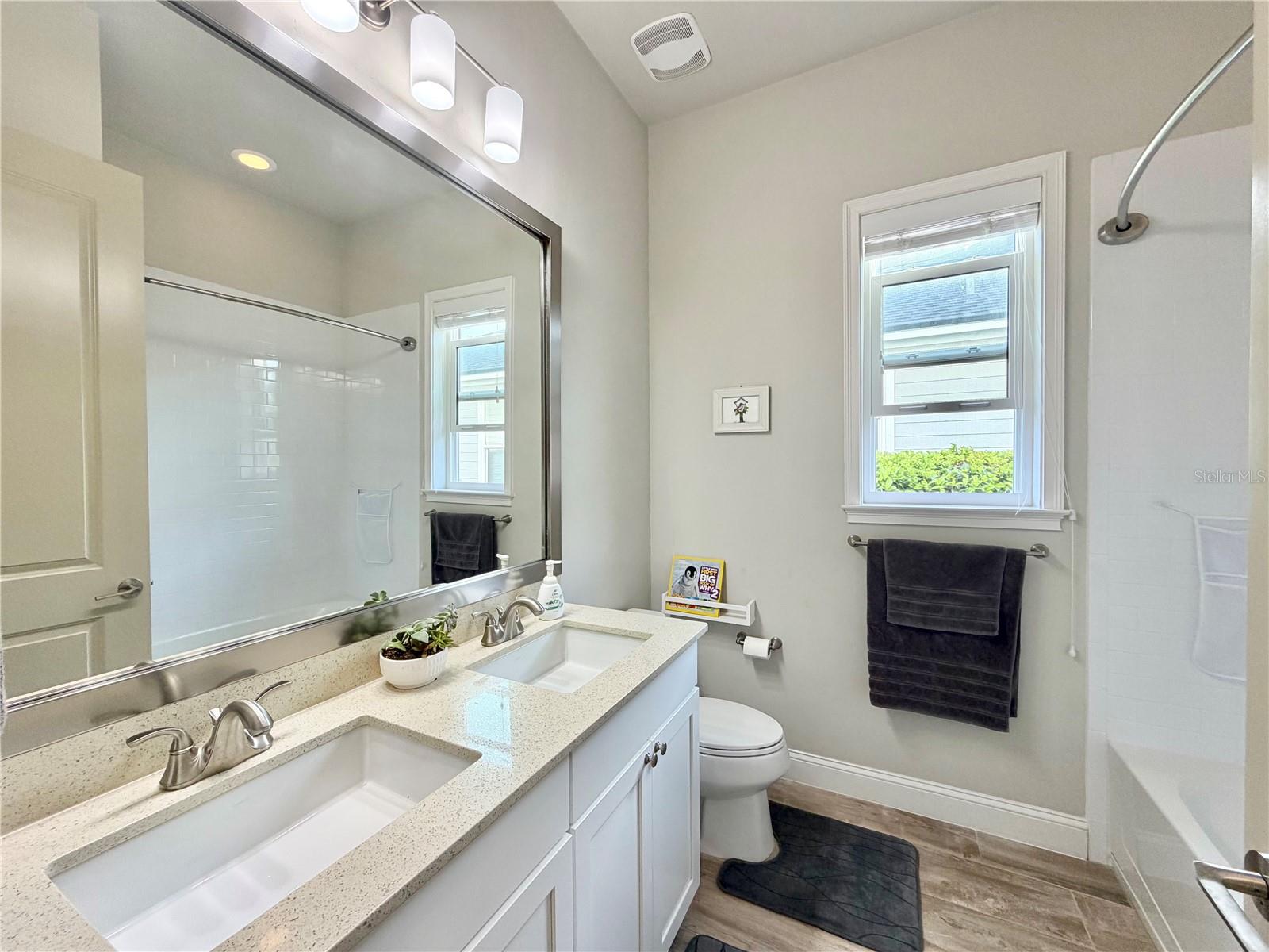 Image 31 of 78 For 11931 32nd Lane