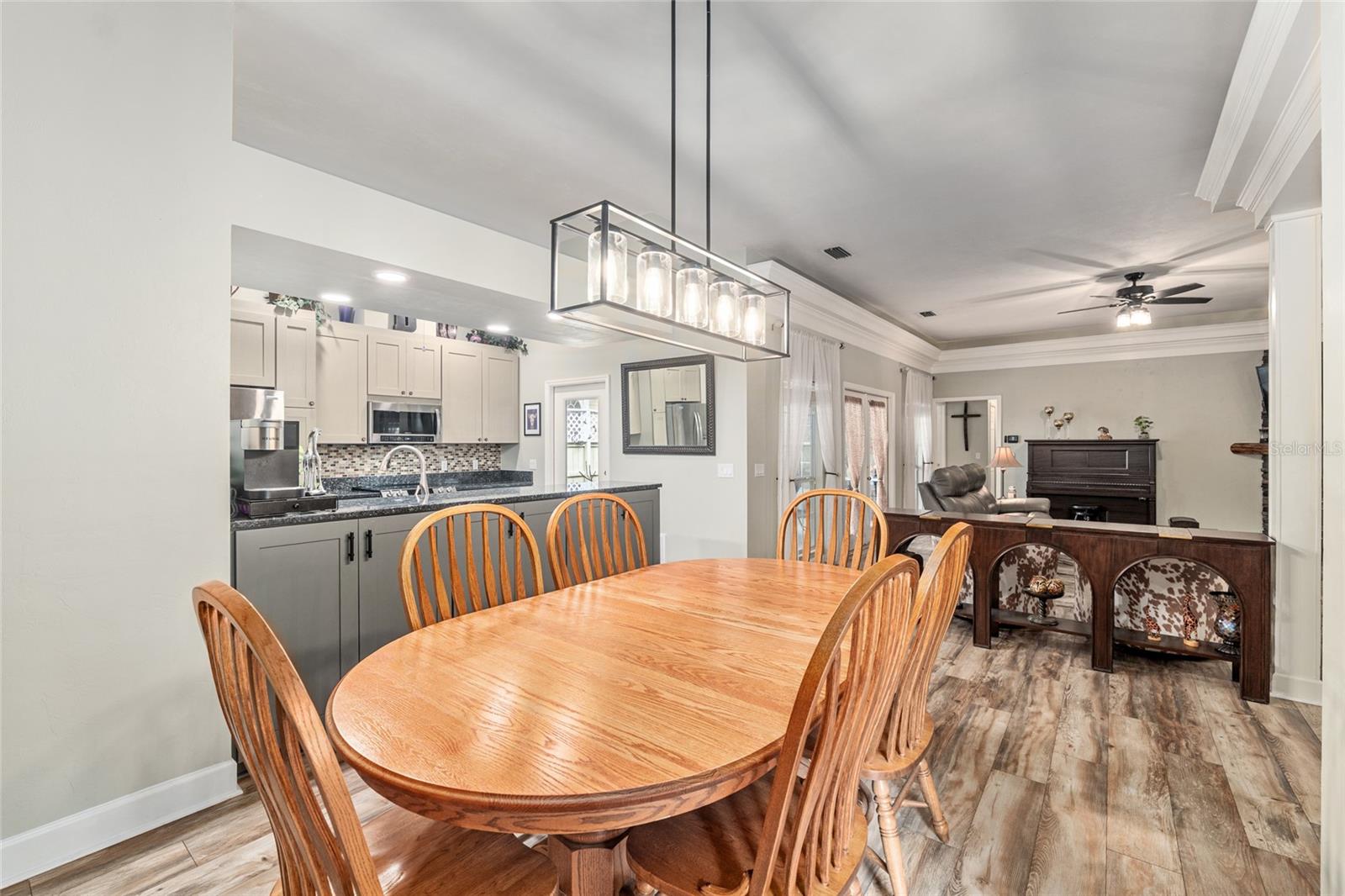 Image 14 of 73 For 91 48th Boulevard 13