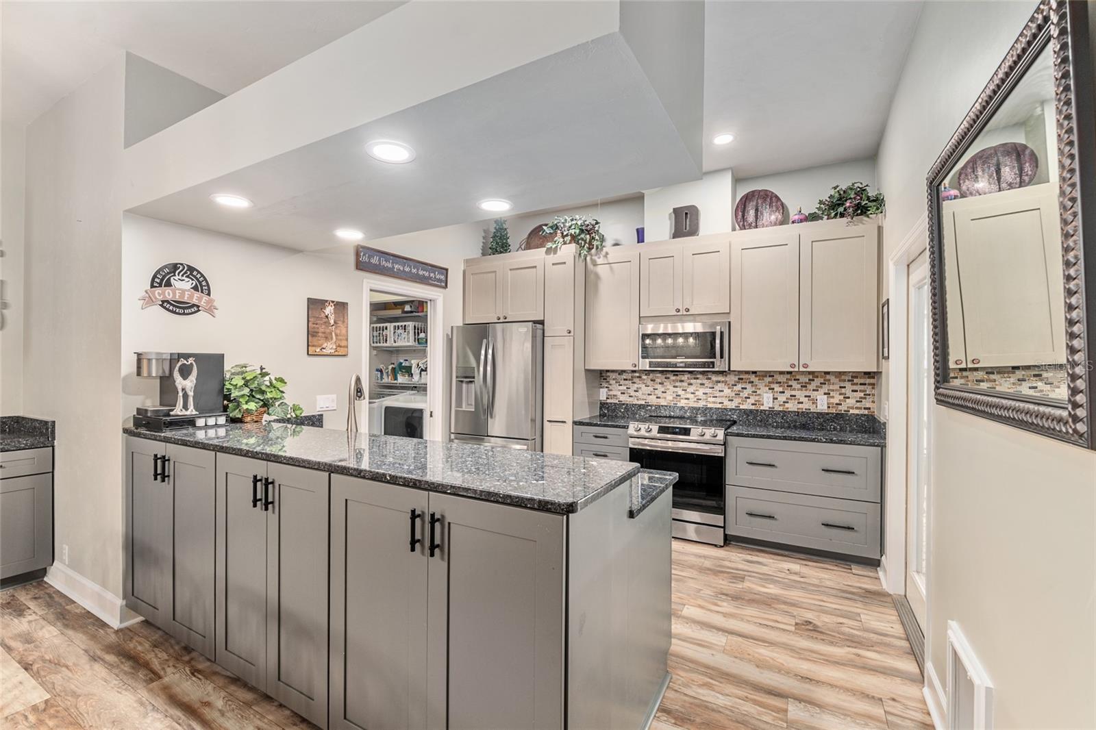 Image 15 of 73 For 91 48th Boulevard 13