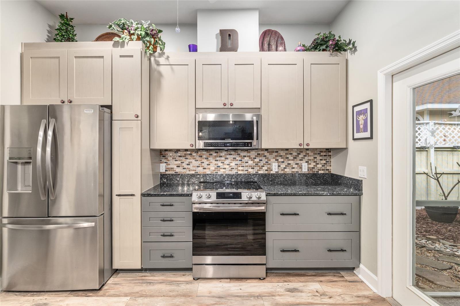 Image 16 of 73 For 91 48th Boulevard 13