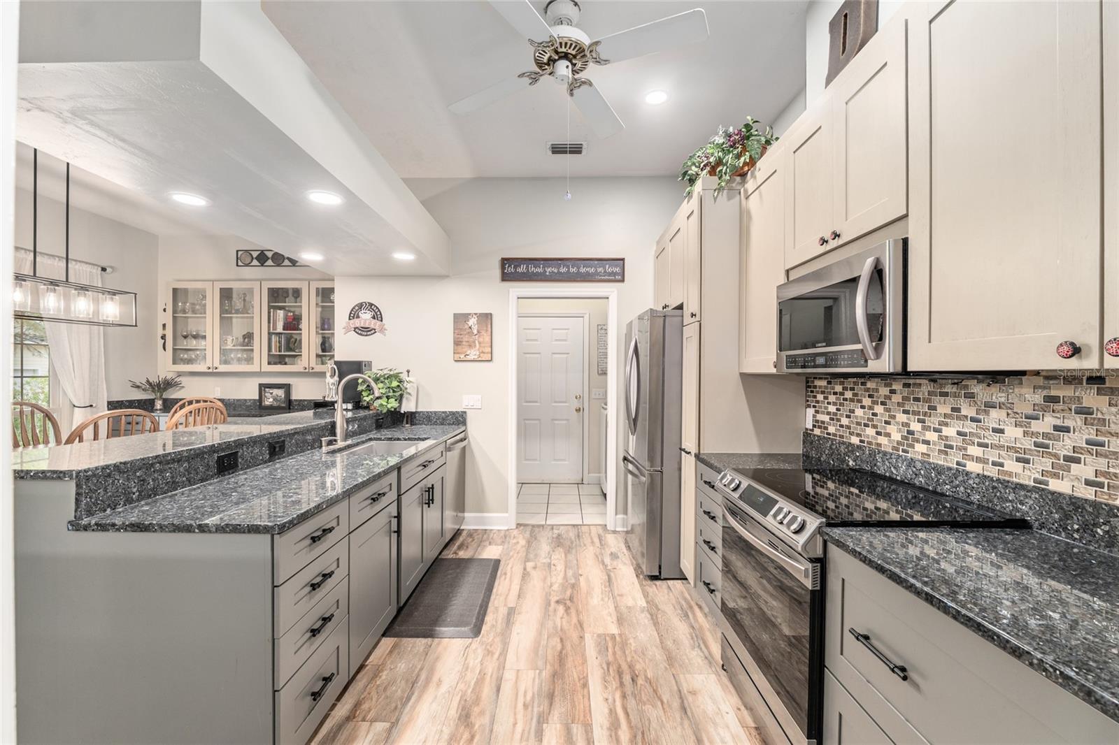 Image 18 of 73 For 91 48th Boulevard 13