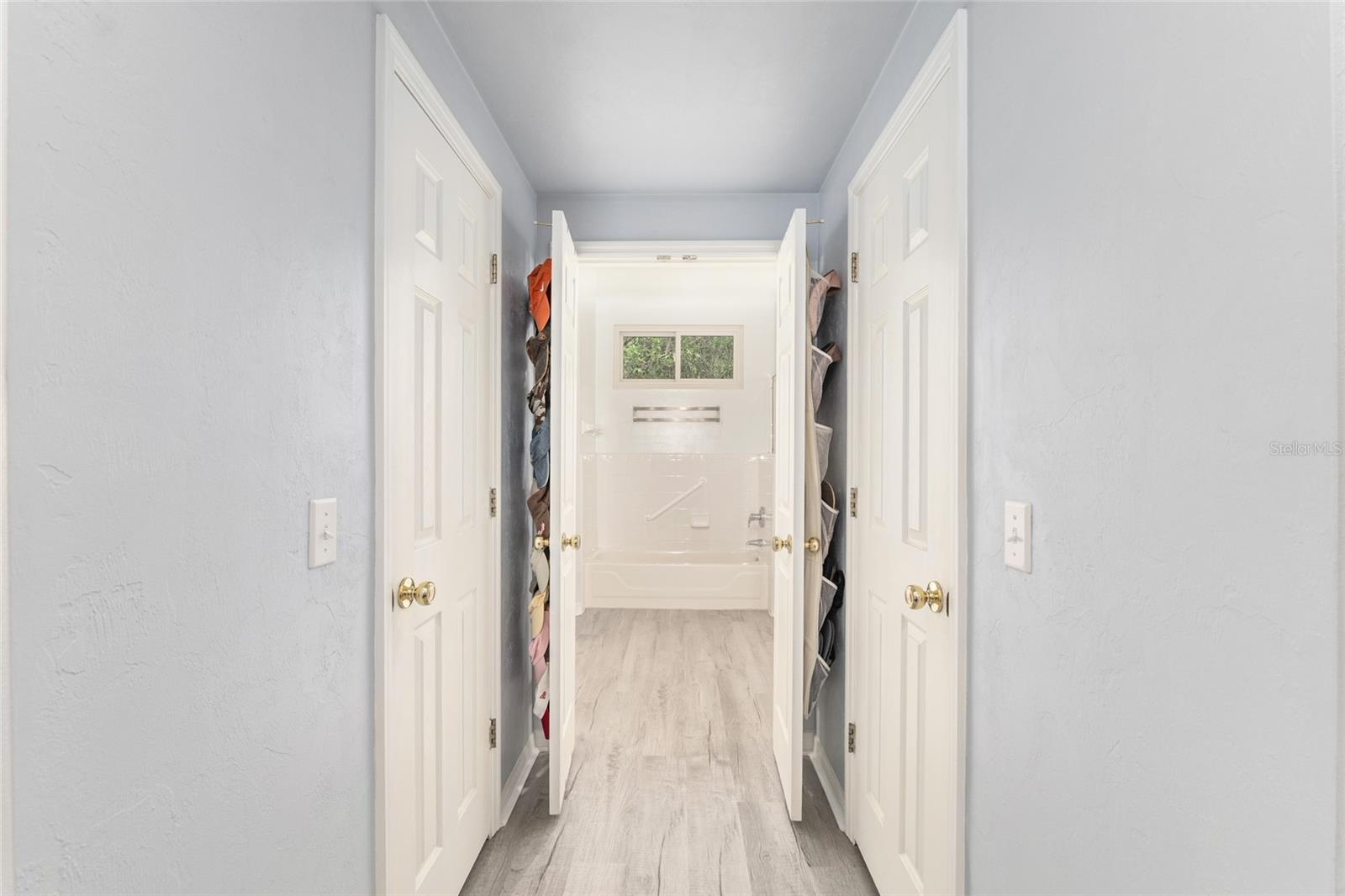 Image 24 of 73 For 91 48th Boulevard 13