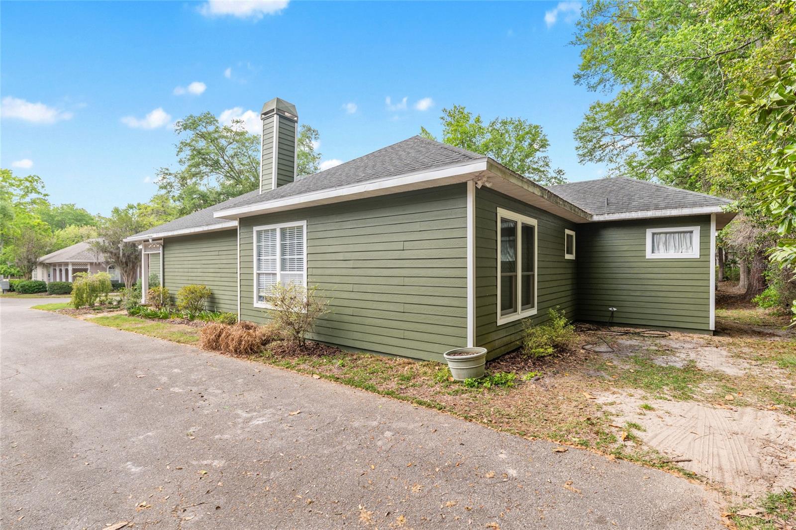 Image 48 of 73 For 91 48th Boulevard 13