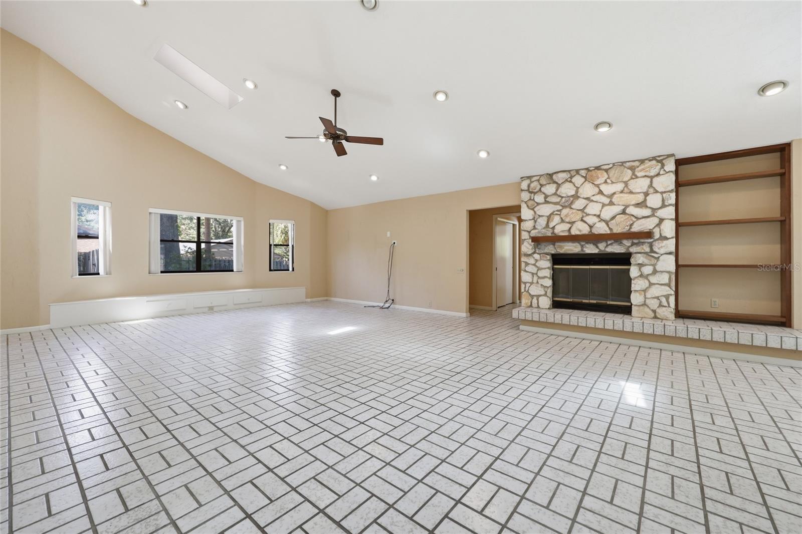 Image 12 of 73 For 2408 14th Place