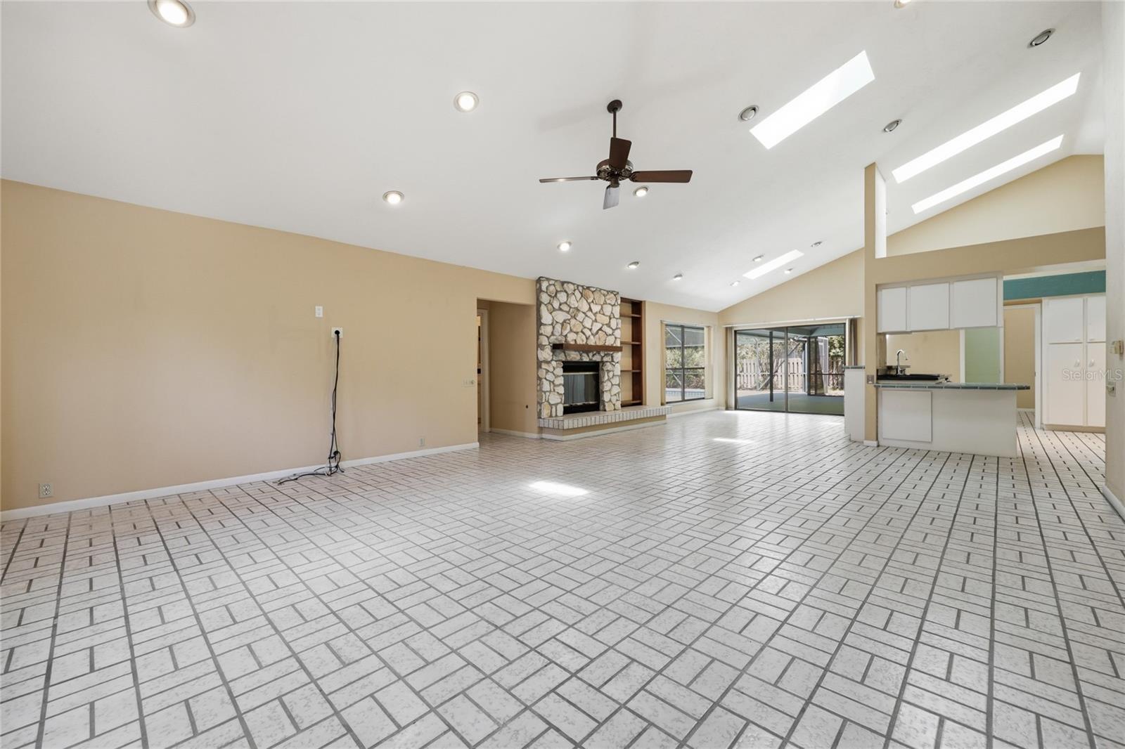 Image 14 of 73 For 2408 14th Place