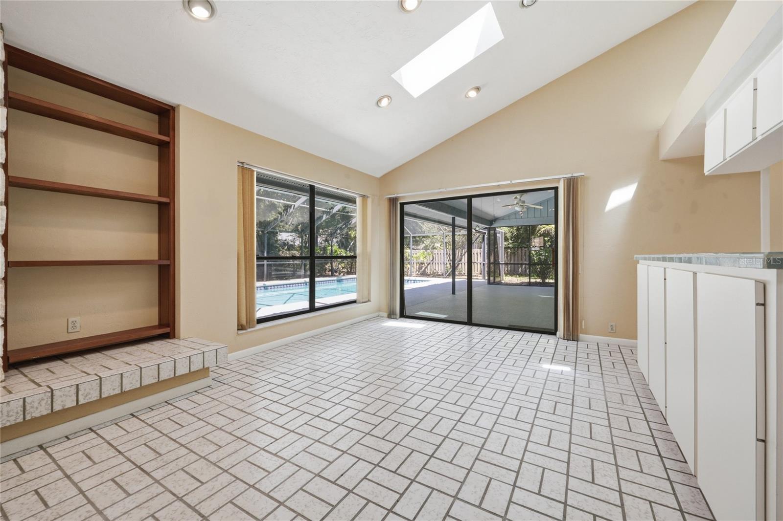 Image 16 of 73 For 2408 14th Place