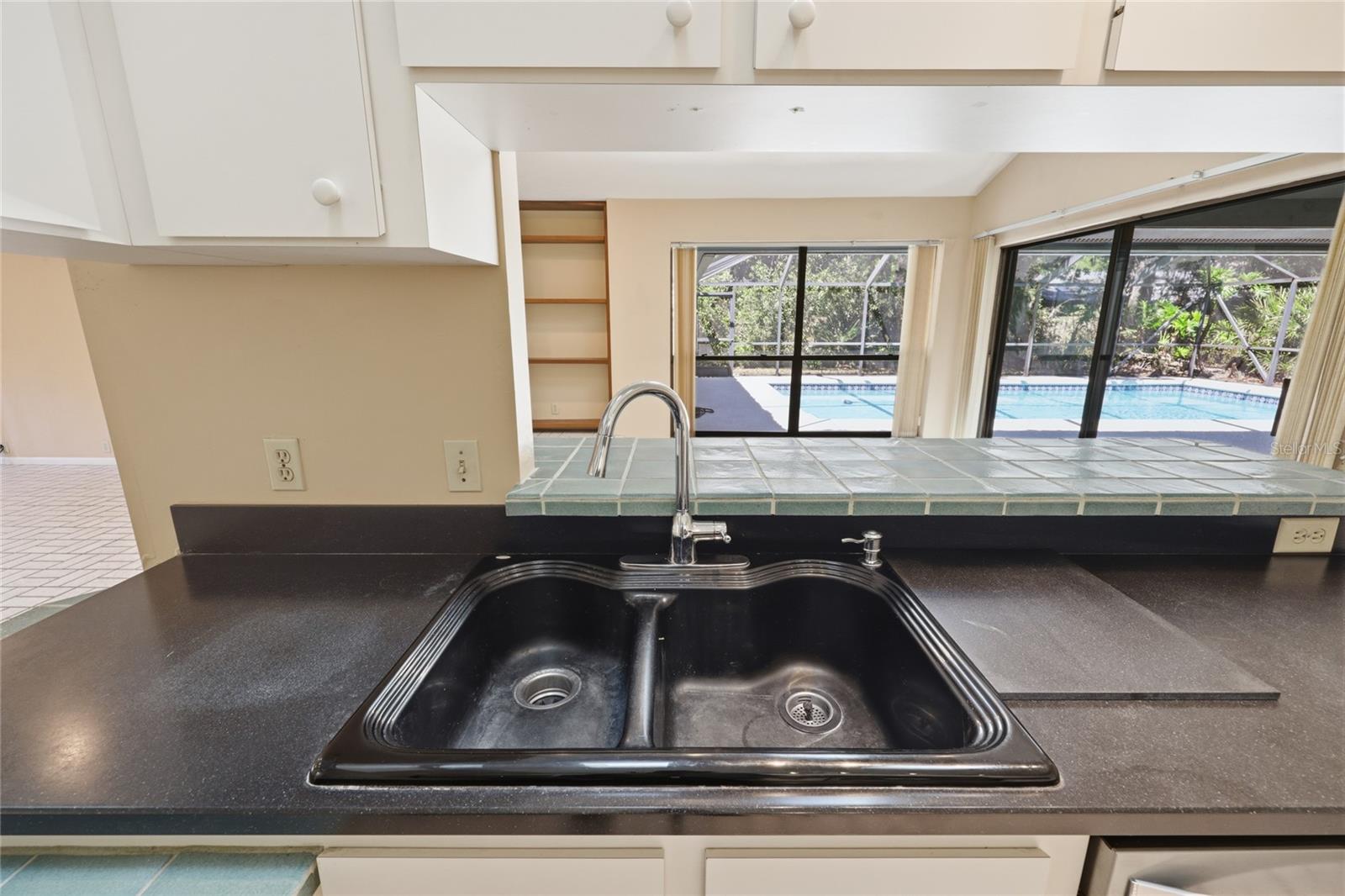 Image 23 of 73 For 2408 14th Place