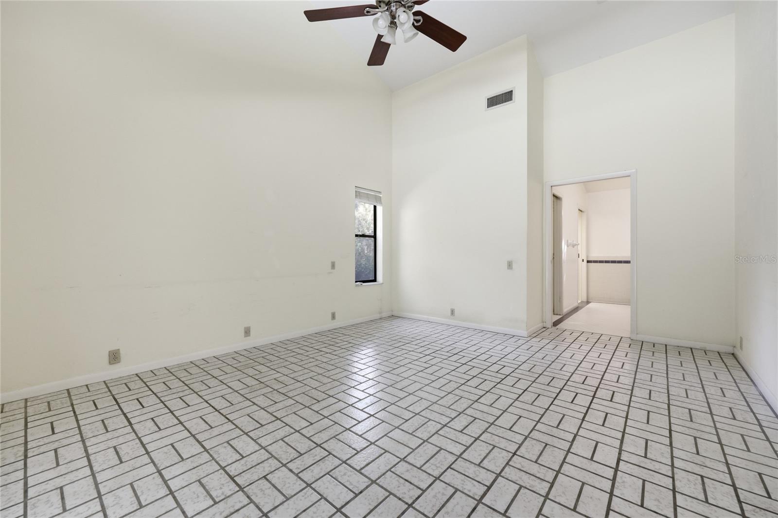 Image 27 of 73 For 2408 14th Place