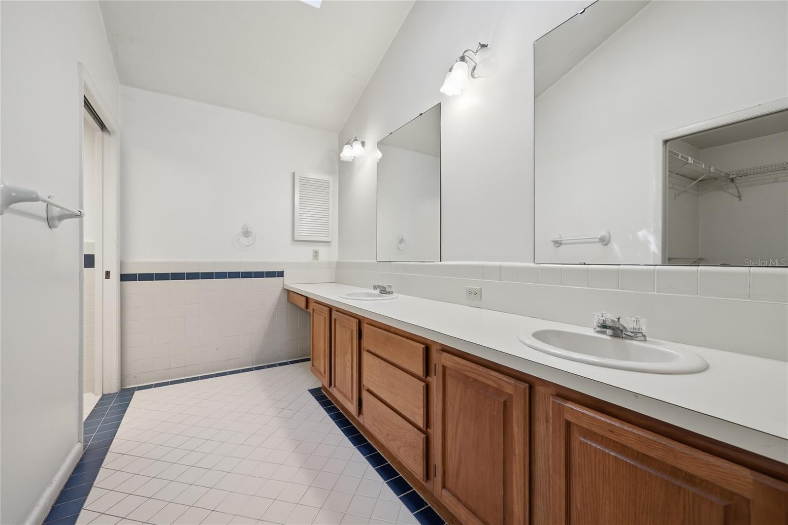 Image 32 of 73 For 2408 14th Place