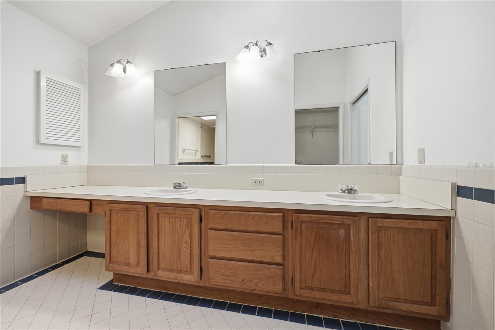 Image 33 of 73 For 2408 14th Place