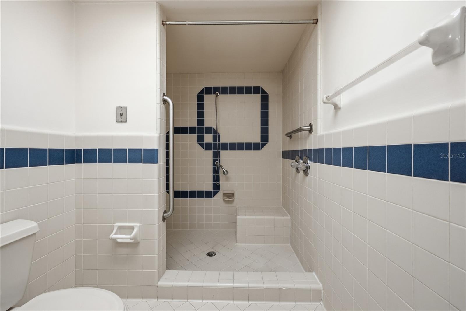 Image 34 of 73 For 2408 14th Place