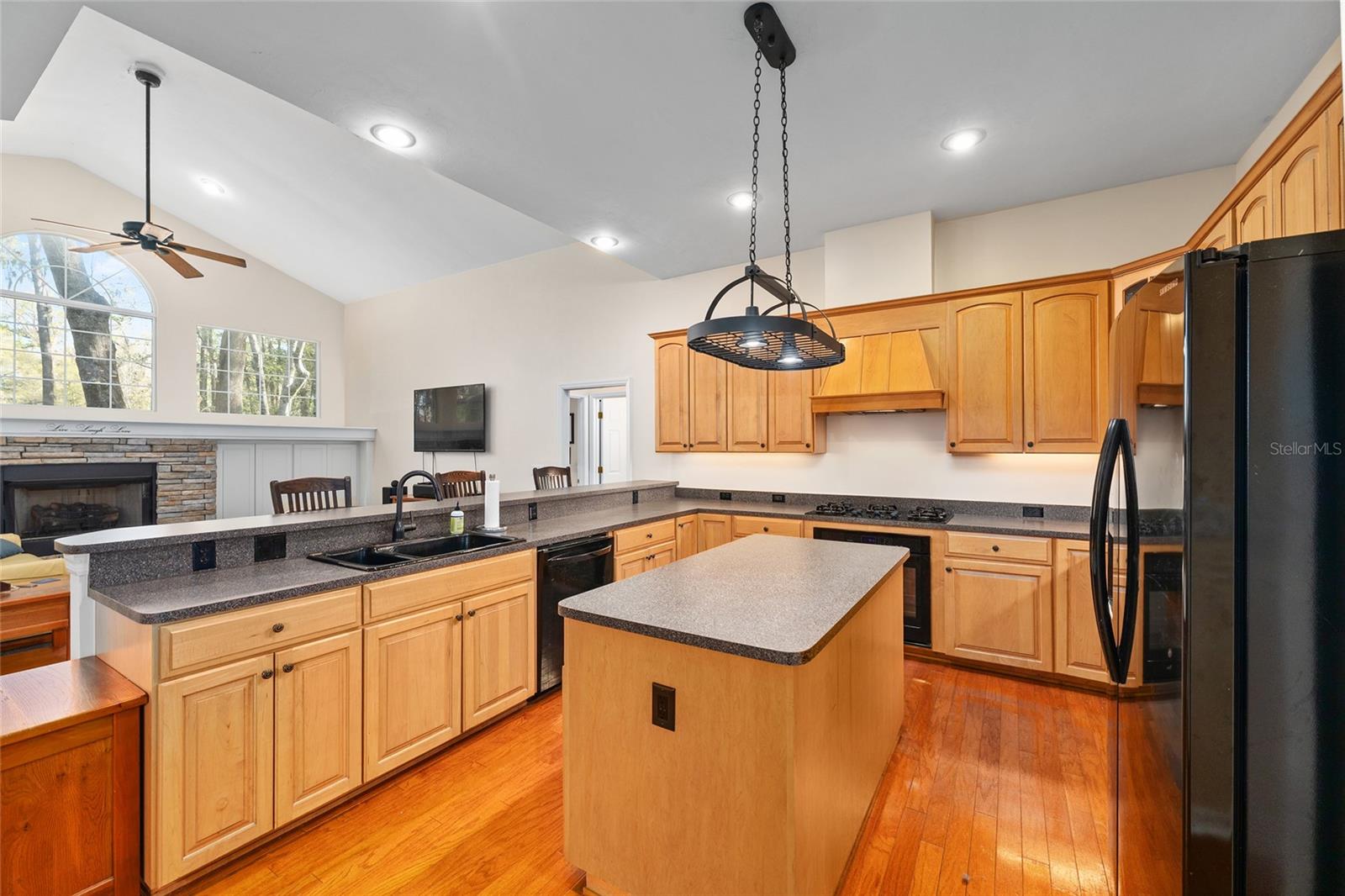 Image 36 of 79 For 14312 41st Avenue