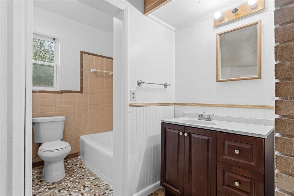 Image 14 of 39 For 779 37th Street