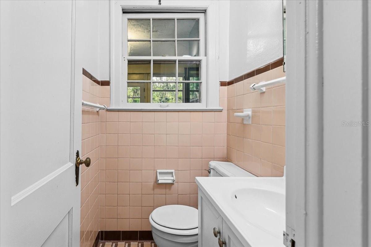 Image 20 of 39 For 779 37th Street