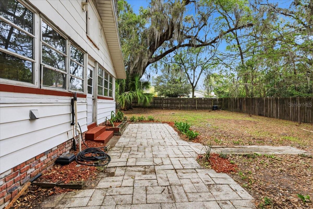 Image 27 of 39 For 779 37th Street