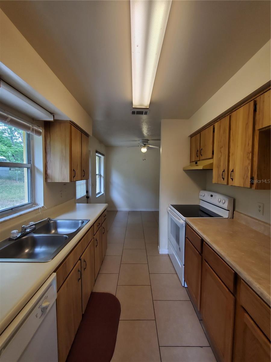 Image 4 of 11 For 12022 147th Place