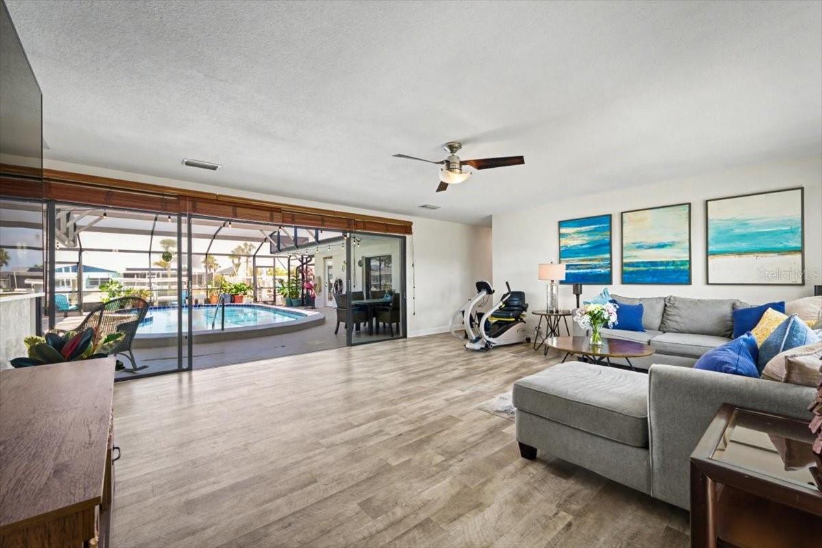 Image 15 of 77 For 124 Anchor Drive