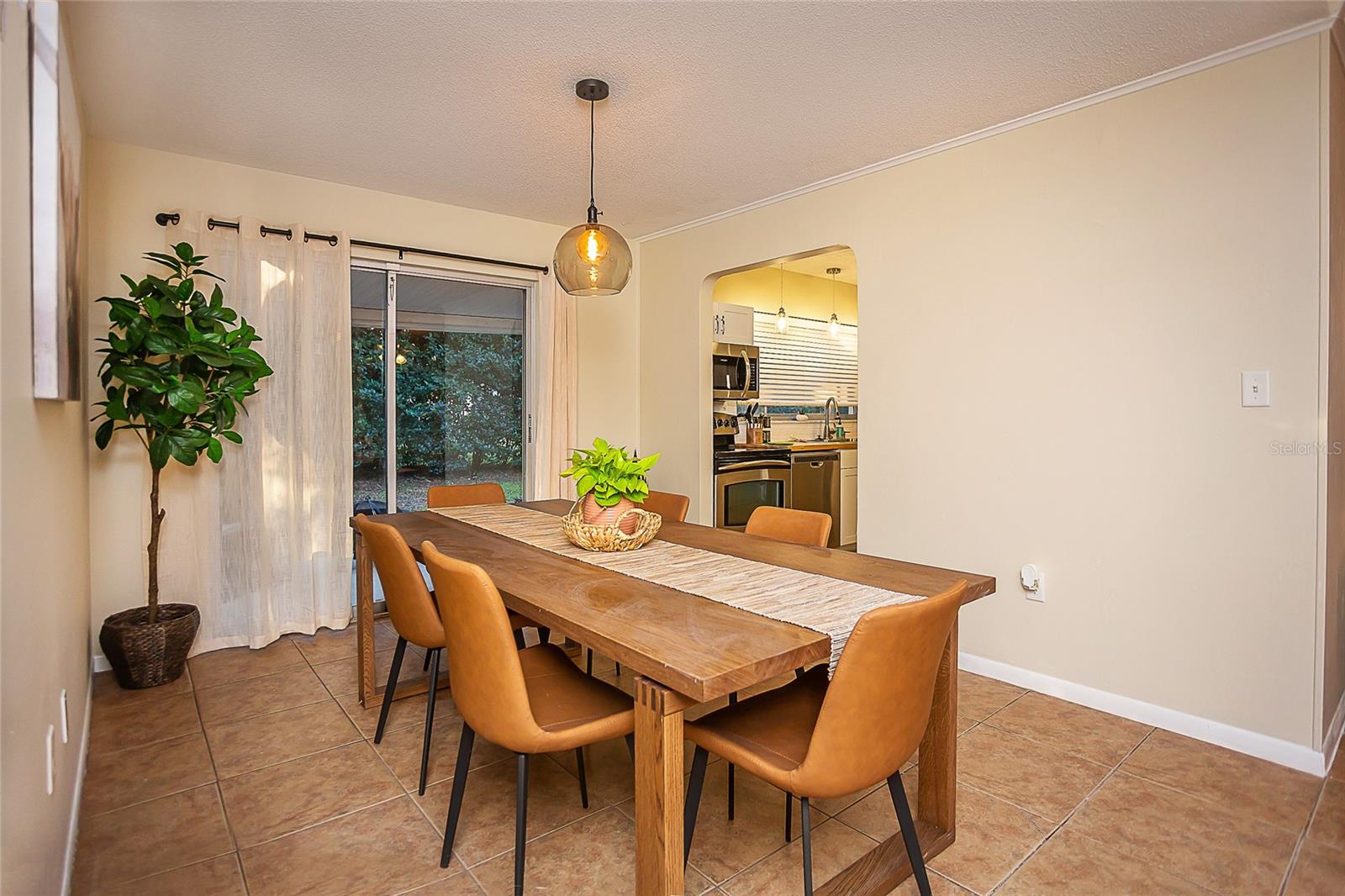 Image 11 of 25 For 734 38th Street