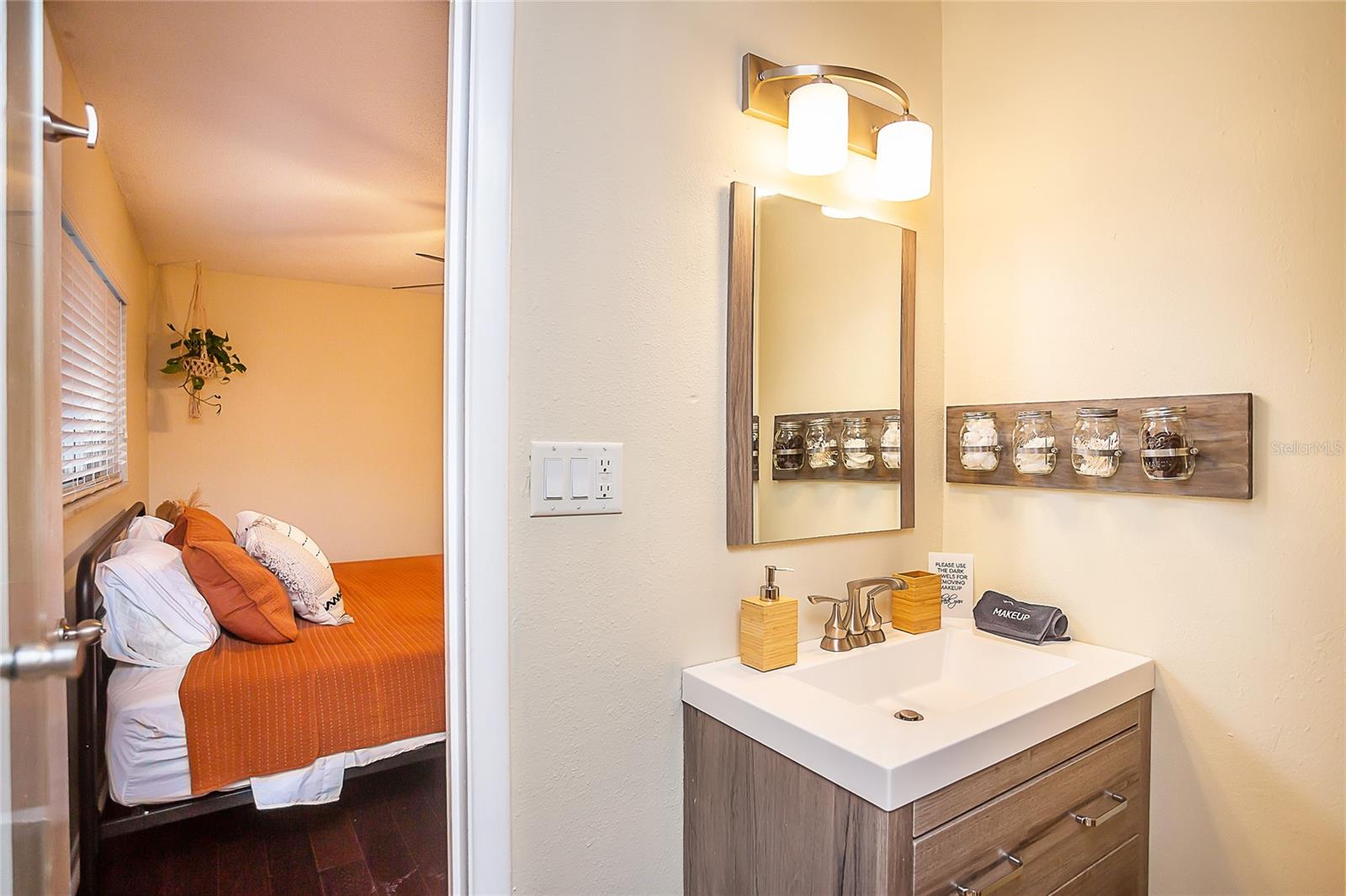 Image 12 of 25 For 734 38th Street