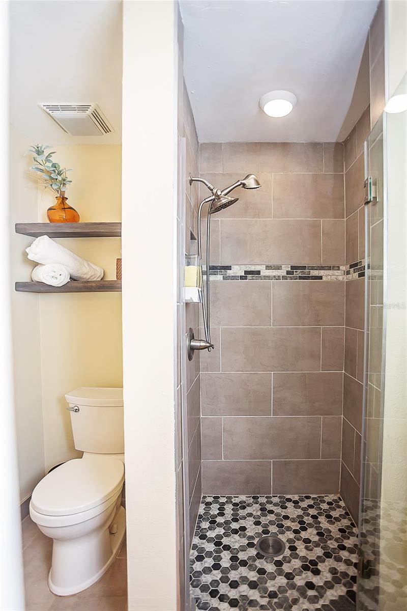 Image 13 of 25 For 734 38th Street