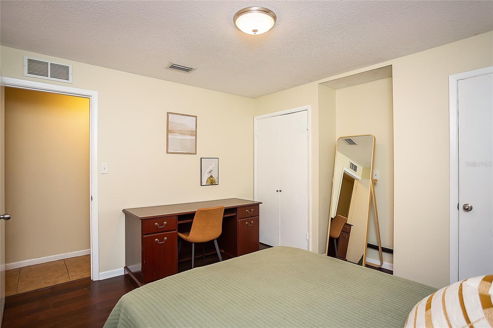 Image 16 of 25 For 734 38th Street