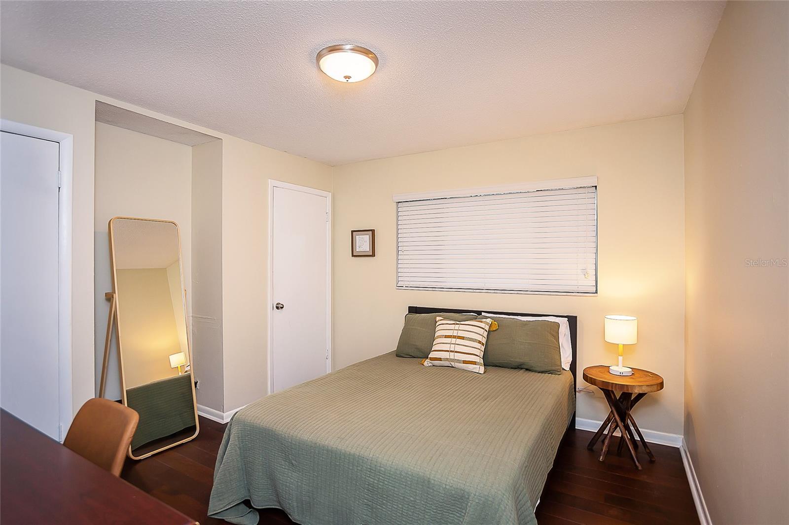 Image 17 of 25 For 734 38th Street