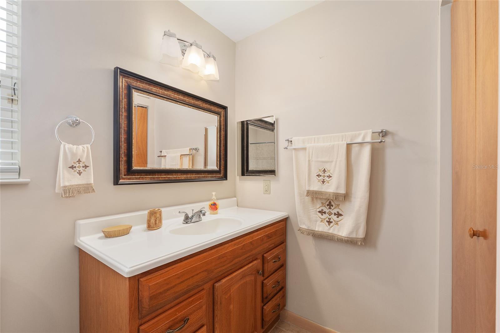 Image 19 of 42 For 3411 11th Terrace