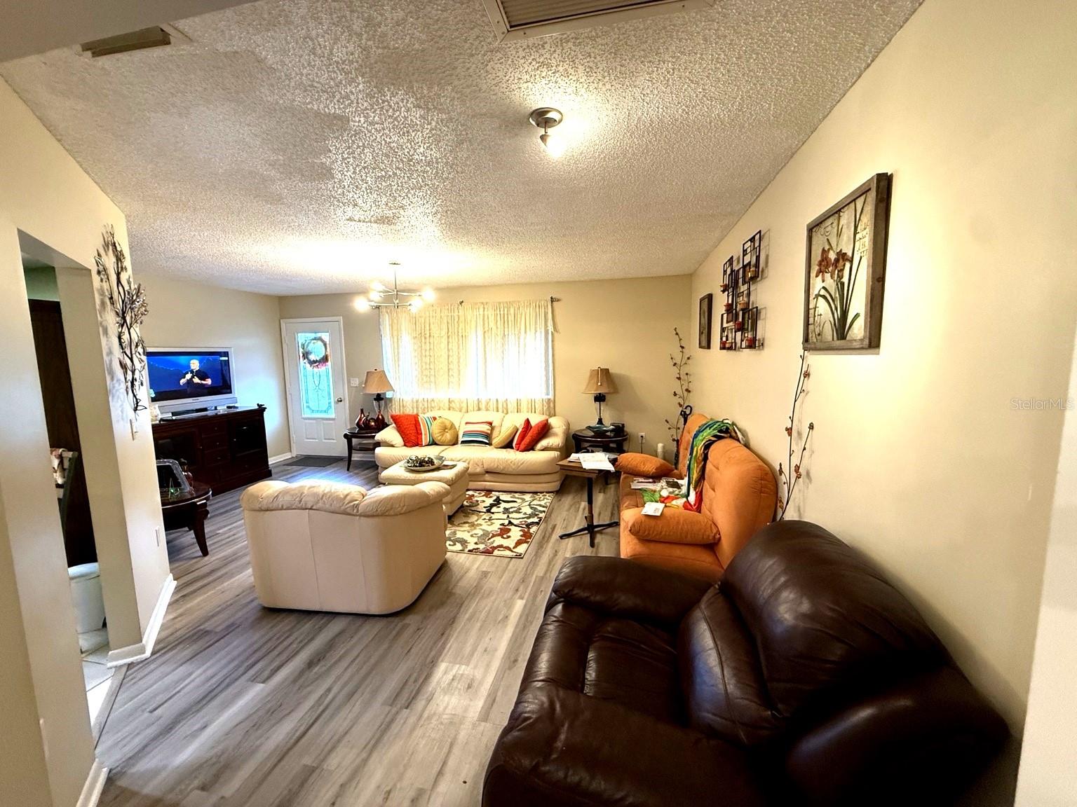 Image 10 of 19 For 10978 83rd Avenue