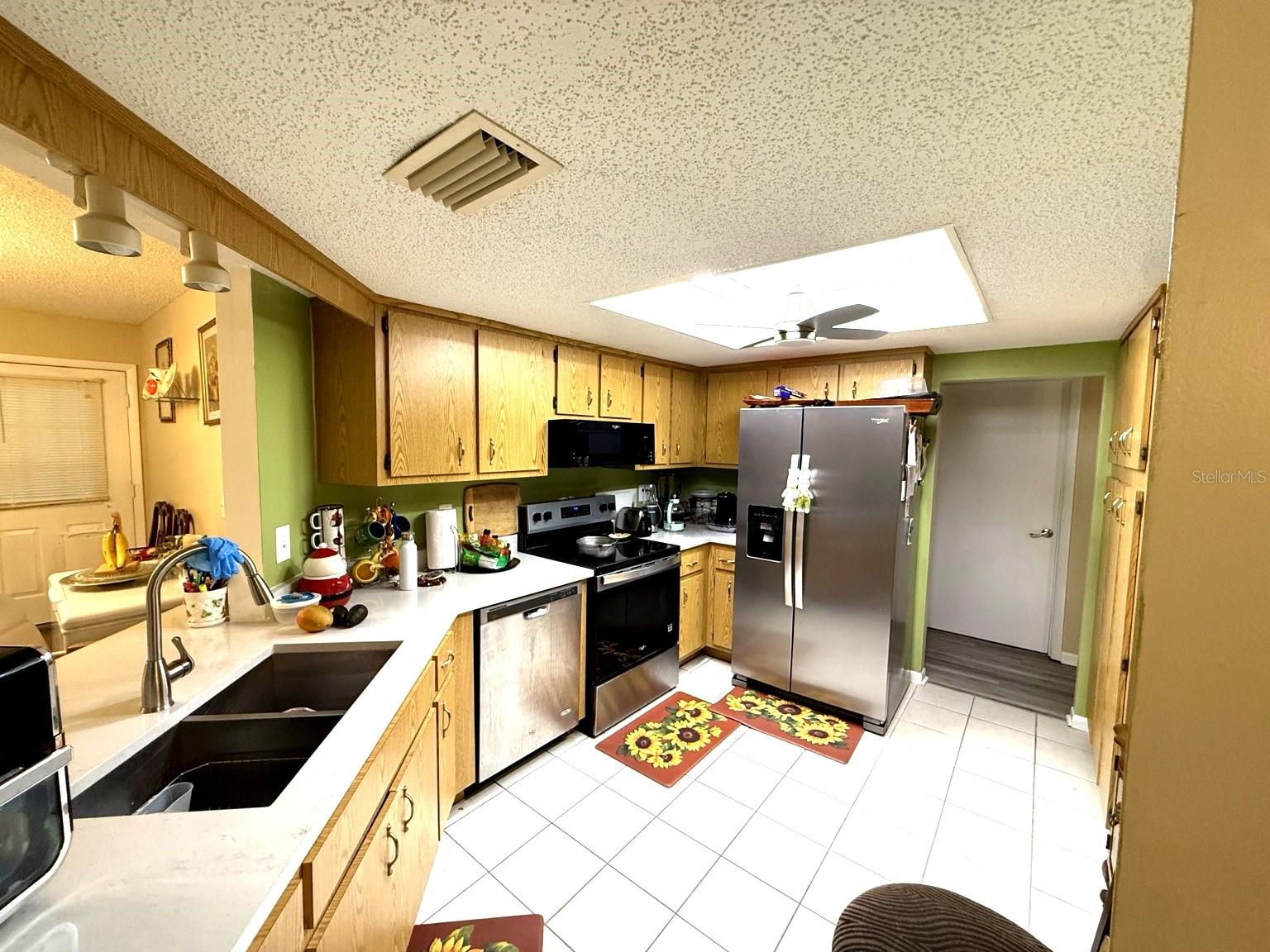 Image 13 of 19 For 10978 83rd Avenue