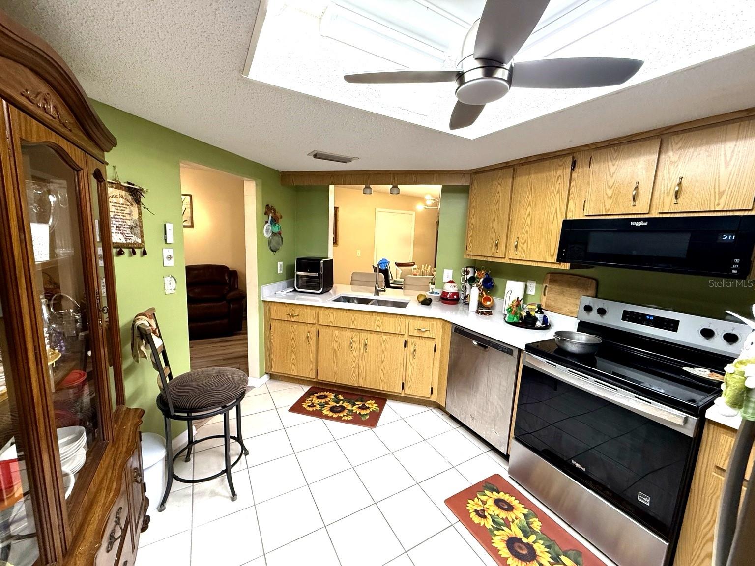 Image 14 of 19 For 10978 83rd Avenue