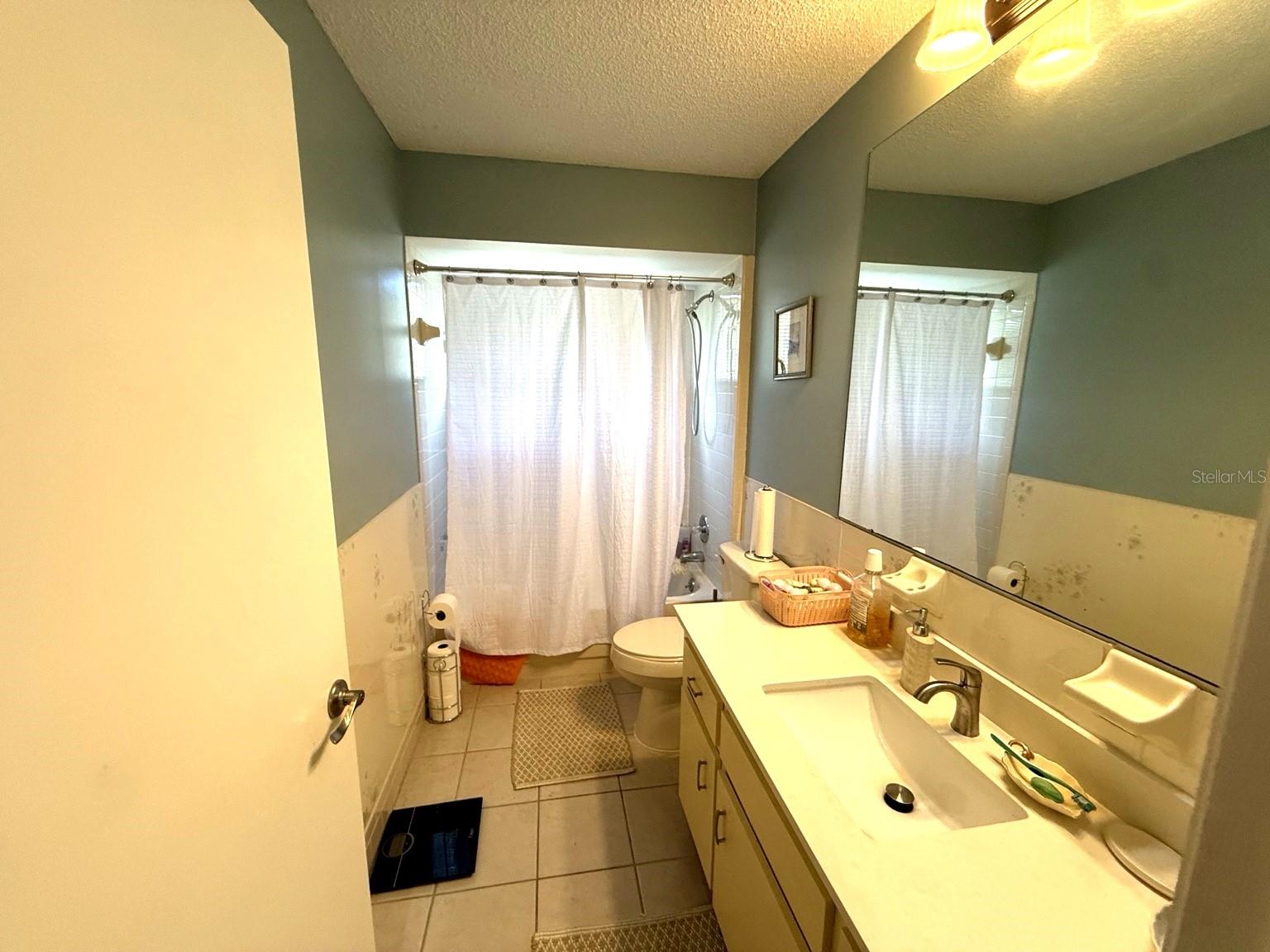 Image 16 of 19 For 10978 83rd Avenue