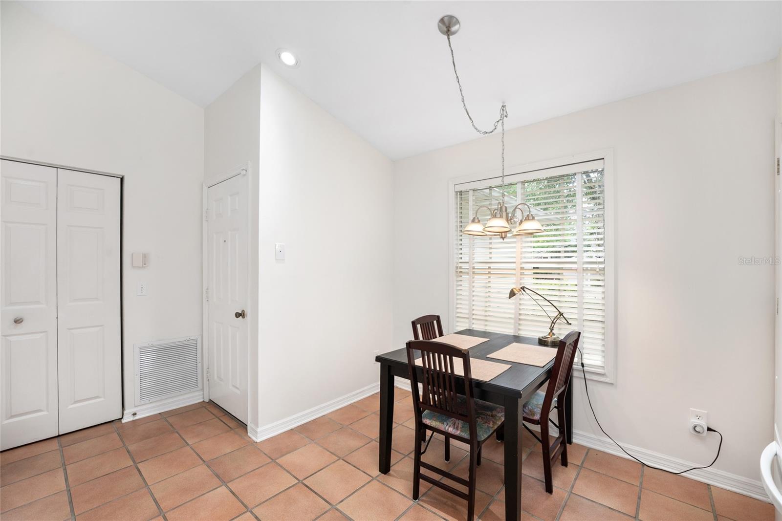 Image 10 of 39 For 1047 41st Drive